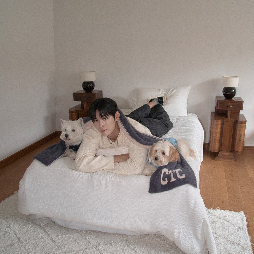 【予約】Fuzzy Snuggle Muffler (For dogs & humans)