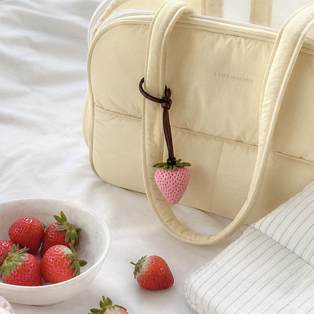 Strawberry Keyring｜犬用キャリーバッグチャーム - PAW SELECT