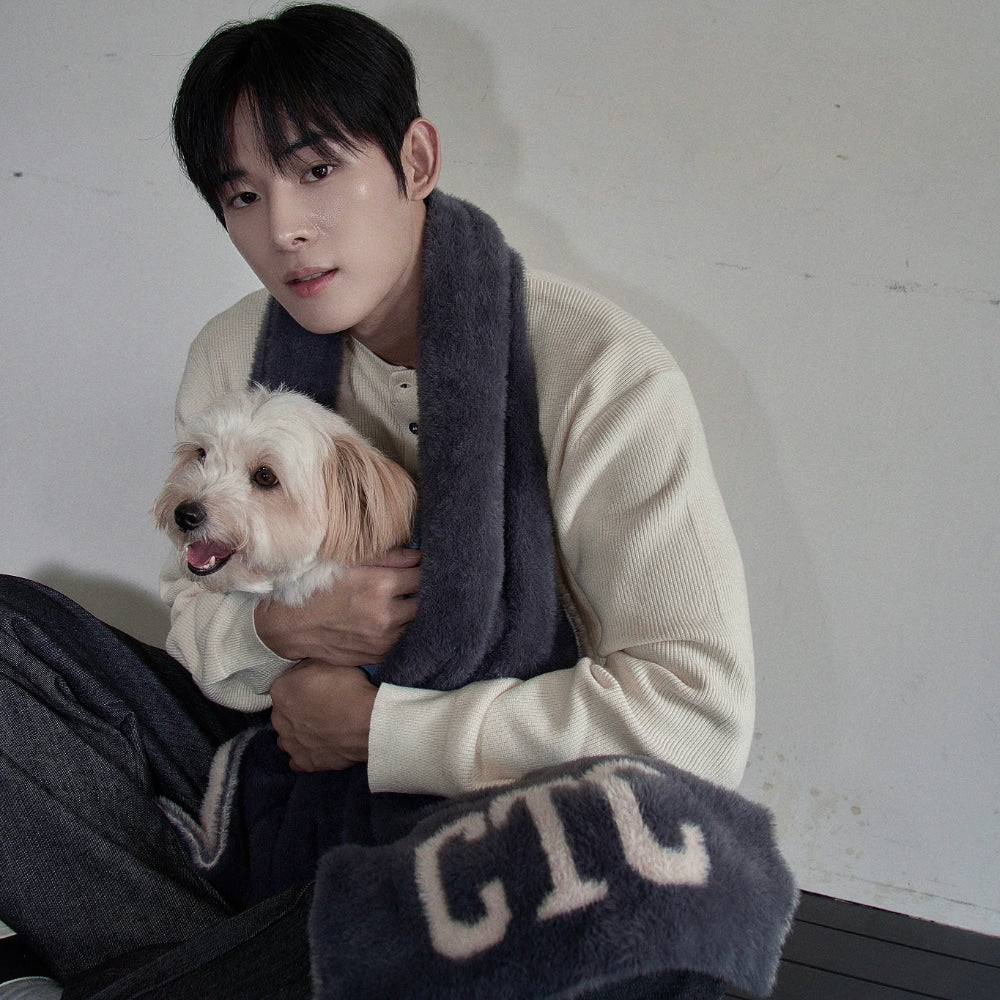 【予約】Fuzzy Snuggle Muffler (For dogs & humans)