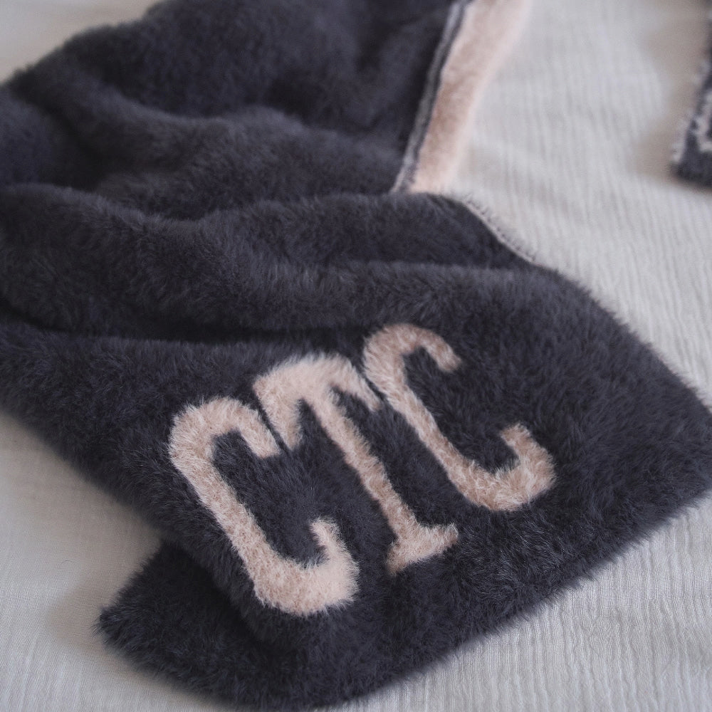 【予約】Fuzzy Snuggle Muffler (For dogs & humans)