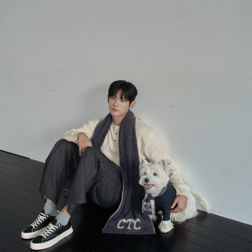 【予約】Fuzzy Snuggle Muffler (For dogs & humans)