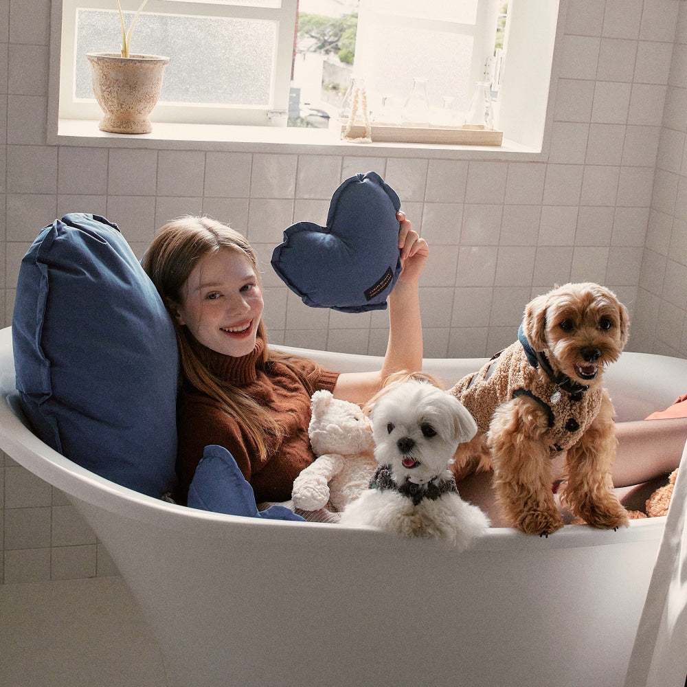 【予約】Organic Heart Cushion (3 color)