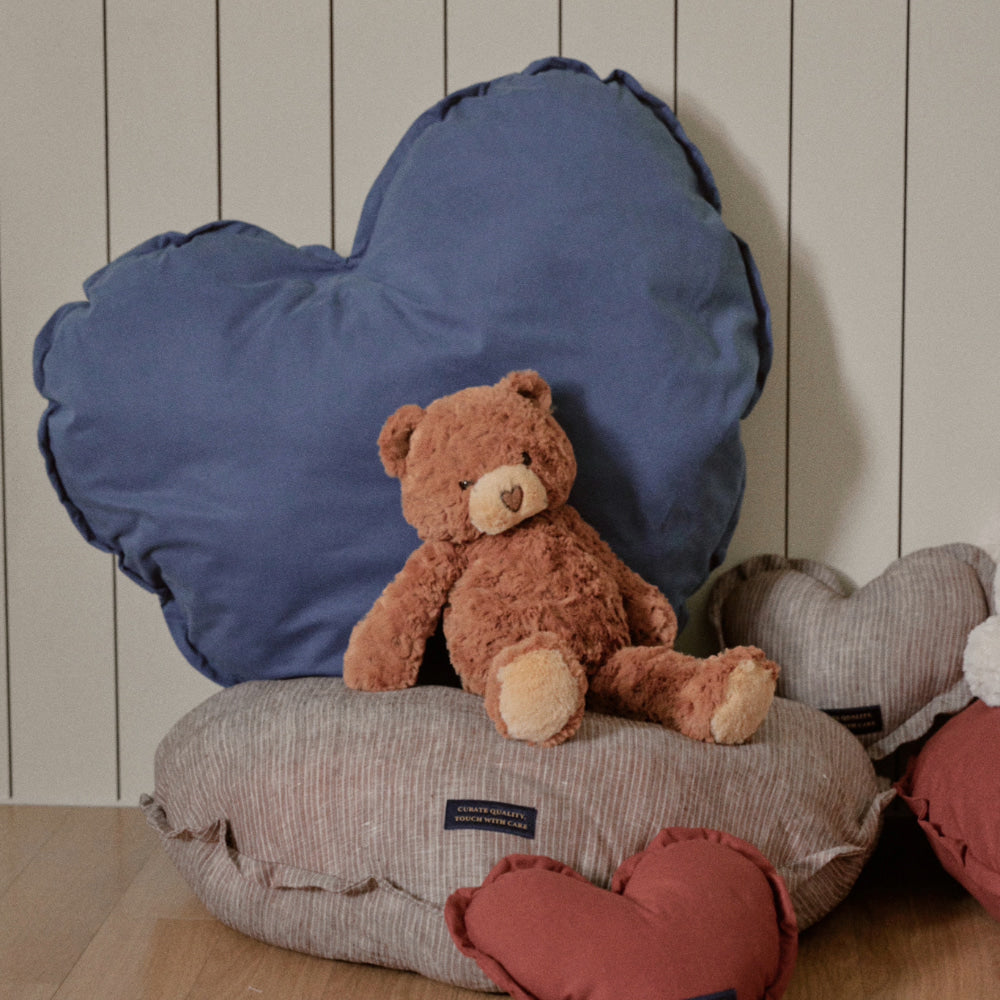 【予約】Organic Heart Cushion (3 color)