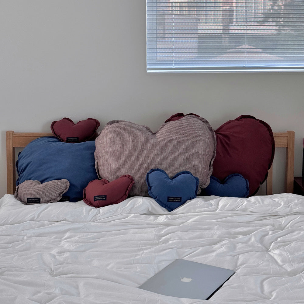 【予約】Organic Heart Cushion (3 color)