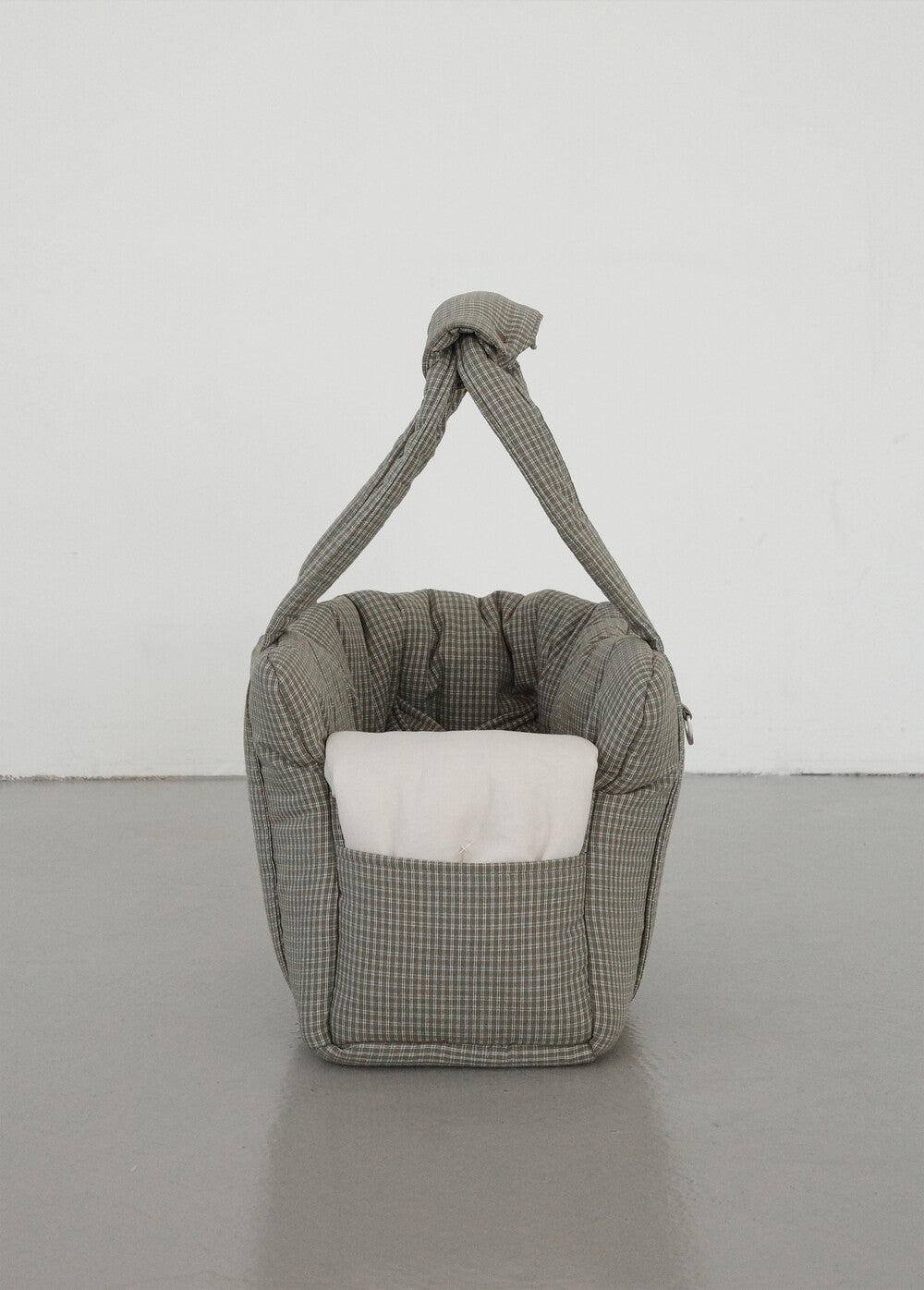 【予約】DAY CARRY BAG (khaki check)